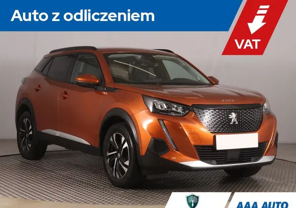 samochody osobowe Peugeot 2008 cena 65000 przebieg: 145113, rok produkcji 2020 z Łazy